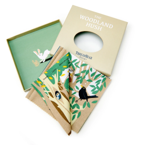 Książeczka materiałowa do nauki angielskiego Woodland / ThreadBear
