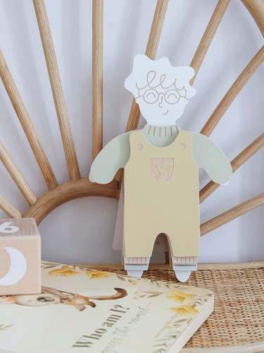 laleczka z magnesami ubrankami