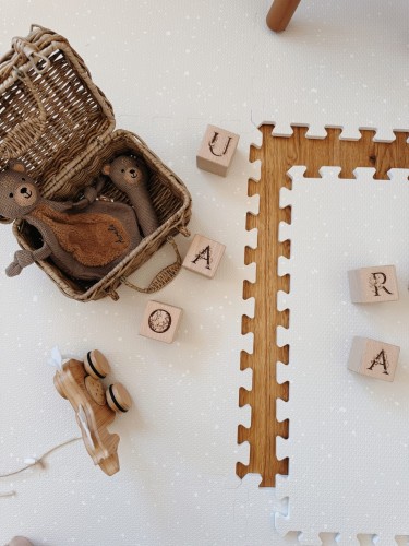 mata do zabawy dla niemowlaka