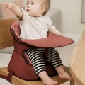 Przenośne krzesełko do karmienia Mahogany Red Hannie doskonałe w podróży