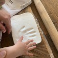 Glinka do wykonywania odcisków rączki lub stopy dziecka samoutwardzalna Mini Misiu bezpieczna dla dziecka