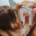 Kidydraw-Pad tablet rysunkowy podświetlany Food Kidywolf rozwija wyobraźnię