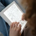 K-DRAW-Pad tablet rysunkowy podświetlany Meli-Melo Kidywolf ladowany akumulator