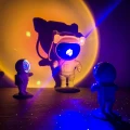 Lampka projekcyjna Astronauta Pomarańczowy zachód słońca MOB światło led