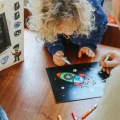 Kidyneon Pack Kreatywny zestaw do tworzenia świecącej dekoracji Kidywolf ćwiczy koordynację ręka-oko