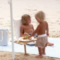 Przenośny stół piknikowy Le Weekend Natural Sunnylife łatwe rozkładanie