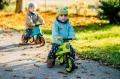 Rowerek biegowy jeździk 2w1 limonkowy z zielonymi felgami ciche koła pasek do noszenia FWRider od 18 miesiąca życia