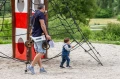 Rowerek biegowy jeździk 2w1 biały z brązowymi felgami ciche koła pasek do noszenia FWRider lekki