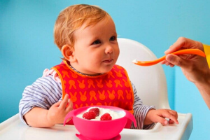 Rozszerzanie diety niemowląt - schemat żywienia